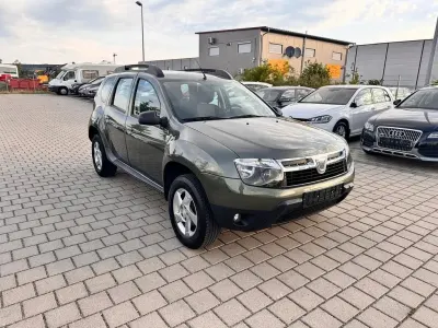 Gebraucht Dacia Duster Lauréate 105 PS (77 kW) 2013 Grün SUV
