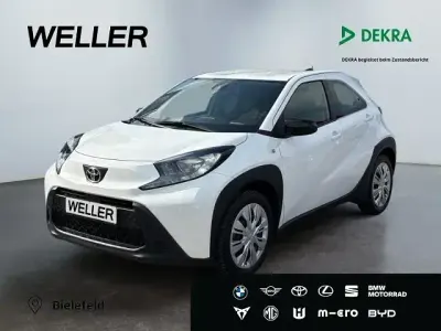 Gebraucht Toyota Aygo X Play 72 PS (52 kW) 2023 Weiss SUV