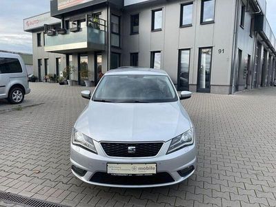 Usado Seat Toledo Style 125 HP (91 kW) 2015 Prateado Citadino