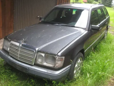 Gebraucht Mercedes 300 113 PS (83 kW) 1992 Schwarz Kombi