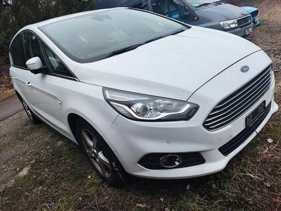 Weiß Gebraucht 2015 Ford S-MAX Business Edition Van / Kleinbus | 5.500 € (Fairer Preis)