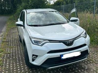 Gebraucht Toyota RAV4 142 PS (104 kW) 2016 Weiß SUV
