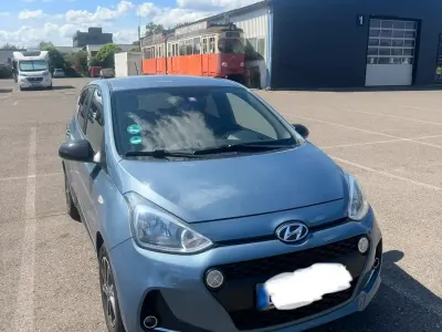 Gebraucht Hyundai i10 67 PS (49 kW) 2019 Blau Kleinwagen