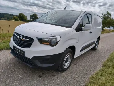 Gebraucht Opel Combo 76 PS (55 kW) 2021 Weiß Van / Kleinbus