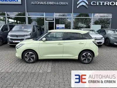 Neu Suzuki Swift Comfort+ 83 PS (61 kW) 2026 Gelb Kleinwagen