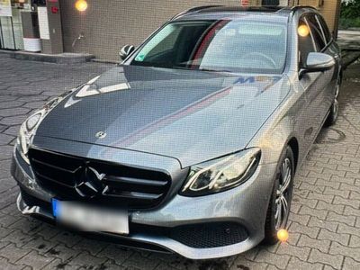 gebraucht Mercedes E200 Black T Kombi , Benzin /Hybrid