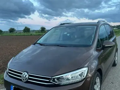 Gebraucht VW Touran Comfortline 116 PS (85 kW) 2017 Braun Van / Kleinbus