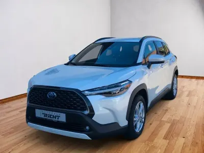 Second-hand Toyota Corolla Cross Team 197 CP (144 kW) 2022 Alb SUV