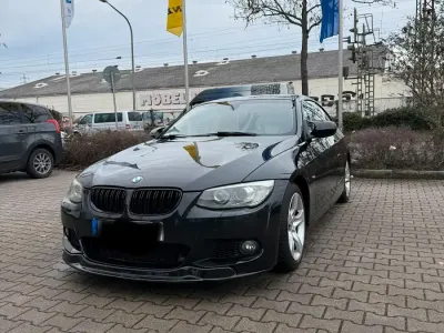 Gebraucht BMW 325 204 PS (150 kW) 2010 Schwarz Coupé