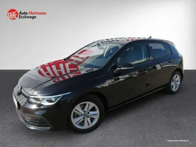 Gebraucht VW Golf VIII Life 131 PS (96 kW) 2023 Deep black perleffekt Limousine