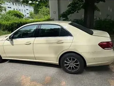 Gebraucht Mercedes E200 Elegance 150 PS (110 kW) 2016 Gelb Limousine