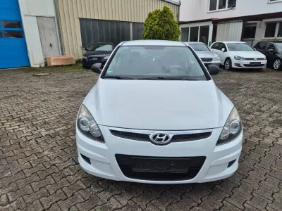 Gebraucht Hyundai i30 Edition+ 109 PS (80 kW) 2009 Weiß Limousine