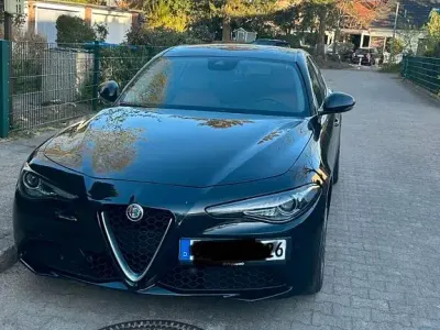 Gebraucht Alfa Romeo Giulia Lusso 200 PS (147 kW) 2018 Schwarz Limousine