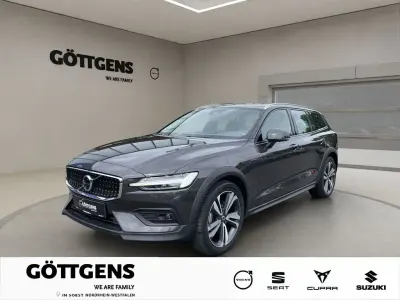 Gebraucht Volvo V60 CC Plus 197 PS (144 kW) 2023 Grau Kombi