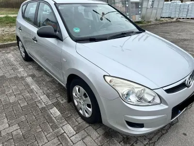 Używany Hyundai i30 Classic 109 KM (80 kW) 2009 Szary Sedan/Limuzyna