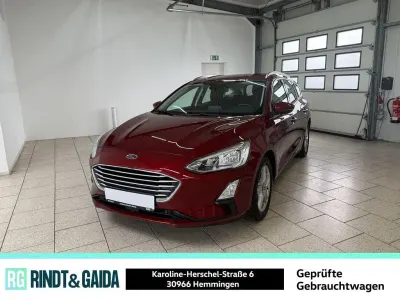 Gebraucht Ford Focus Cool & Connect 125 PS (91 kW) 2019 Rot Kombi