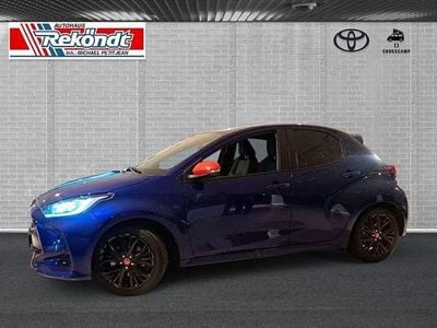 Nachtblau mica metallic Gebraucht 2021 Toyota Yaris Hybrid Basis Limousine | 20.990 € (Etwas zu teuer)