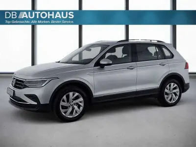Gebraucht VW Tiguan Life 150 PS (110 kW) 2023 Silber SUV