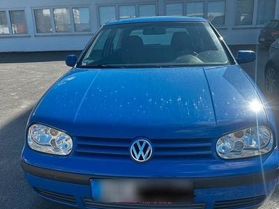 Usata VW Golf IV 75 CV (55 kW) 2001 Blu Utilitaria