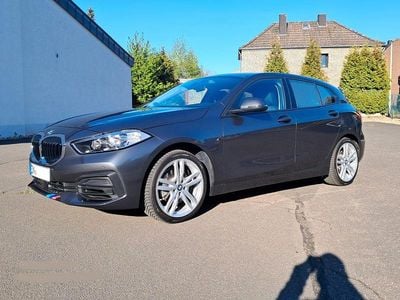 Usata BMW 118 140 CV (102 kW) 2021 Grigio Utilitaria
