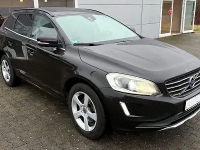 Usata Volvo XC60 Momentum 150 CV (110 kW) 2016 Nero SUV