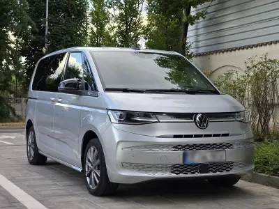 Gebraucht VW Multivan 218 PS (160 kW) 2022 Silber Van / Kleinbus