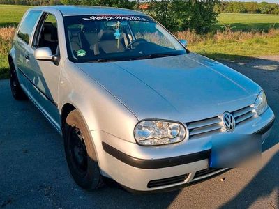 Silber Gebraucht 2002 VW Golf IV Kleinwagen | 2.450 € (Etwas zu teuer)