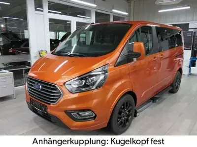 Gebraucht Ford Tourneo Custom Titanium 185 PS (136 kW) 2021 Orange Van