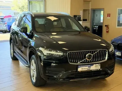 Gebraucht Volvo XC90 Momentum 250 PS (183 kW) 2020 Schwarz SUV