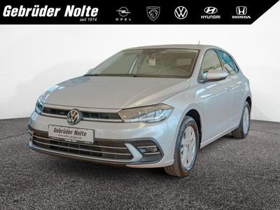 Silber / reflexsilber Gebraucht 2022 VW Polo Style Limousine | 16.950 € (Fairer Preis)