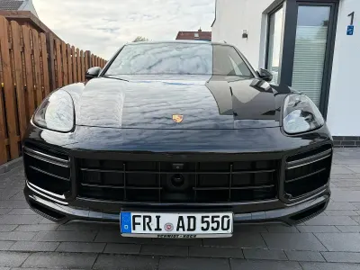 Gebraucht Porsche Cayenne Turbo Chrono 550 PS (404 kW) 2018 Schwarz SUV