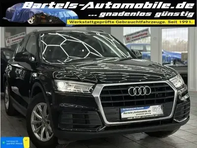 Gebraucht Audi Q5 Basis 163 PS (119 kW) 2020 Mythosschwarz metallic SUV