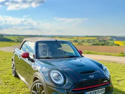 Używany Mini John Cooper Works 231 KM (169 kW) 2019 Zielony Hatchback