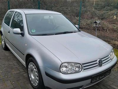 Silber Gebraucht 2000 VW Golf IV Kleinwagen | 2.200 € (Fairer Preis)
