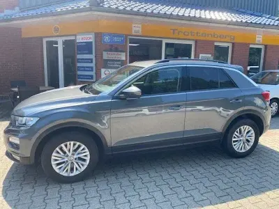 Gebraucht VW T-Roc Basis 116 PS (85 kW) 2018 Grau SUV