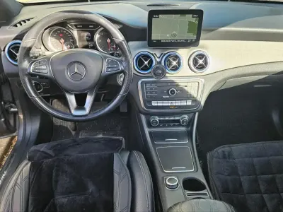 Gebraucht Mercedes CLA200 136 PS (100 kW) 2019 Grau Coupé