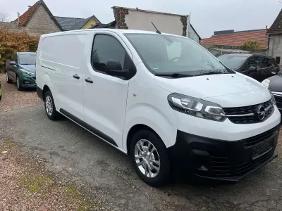 Gebraucht Opel Vivaro-e Combi Edition 144 PS (105 kW) 2022 White jade Van / Kleinbus