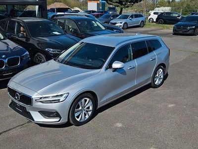 Usata Volvo V60 Momentum 197 CV (144 kW) 2021 Argento Station wagon