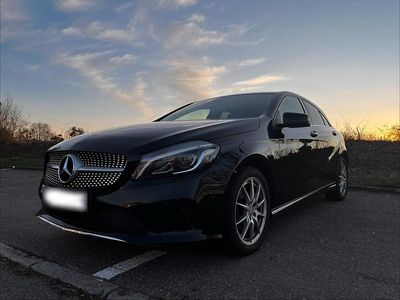 Gebraucht Mercedes A180 109 PS (80 kW) 2016 Schwarz Limousine