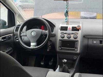 Schwarz Gebraucht 2010 VW Touran Van / Kleinbus | 3.800 € (Guter Preis)