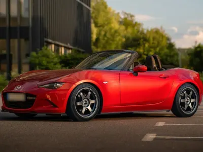 Gebraucht Mazda MX5 Sports-Line 160 PS (117 kW) 2016 Rot Cabrio