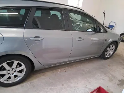 Gebraucht Opel Astra Sport 120 PS (88 kW) 2011 Grau Kombi