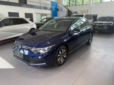 Gebraucht VW Golf VIII Move 110 PS (80 kW) 2024 Blau Limousine