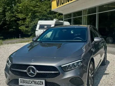 Gebraucht Mercedes A200 163 PS (119 kW) 2023 Grau Limousine
