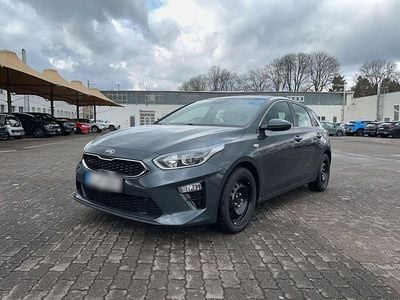 Gebraucht Kia Ceed Vision 140 PS (102 kW) 2019 Grau Kleinwagen