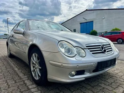 Gebraucht Mercedes C180 143 PS (105 kW) 2003 Silber Coupé