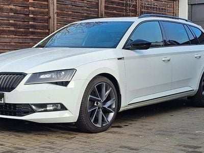 Weiß Gebraucht 2017 Skoda Superb SportLine Kombi | 17.500 € (Guter Preis)