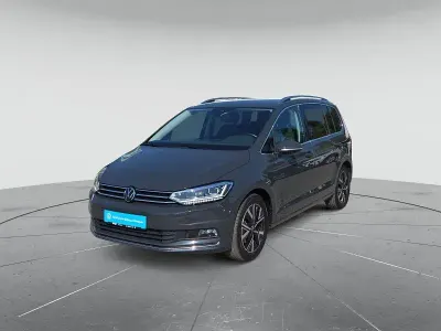 Gebraucht VW Touran Highline 150 PS (110 kW) 2023 Uranograu Van / Kleinbus