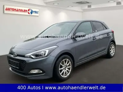 Gebraucht Hyundai i20 Style 84 PS (61 kW) 2017 Grau Kleinwagen