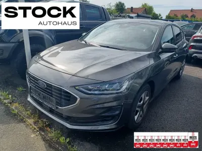 Gebraucht Ford Focus 101 PS (74 kW) 2022 Grau Limousine